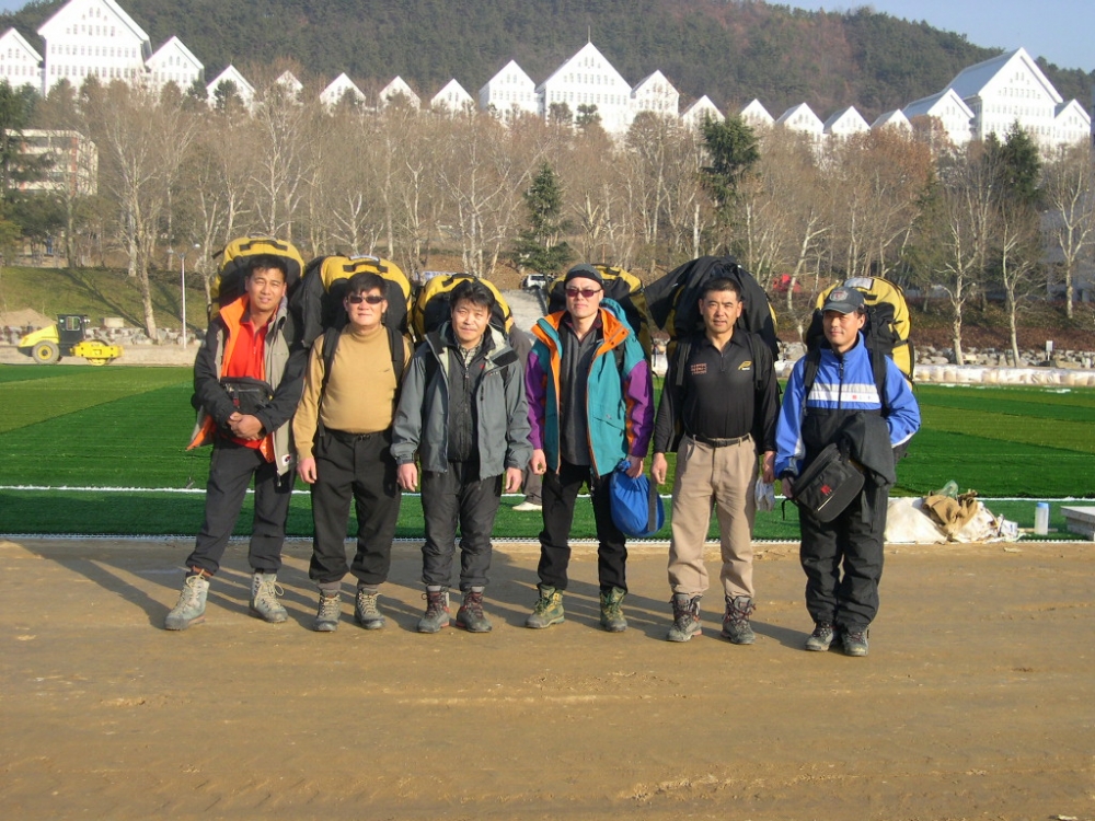 무등산비행 조대운동장 착륙.jpg